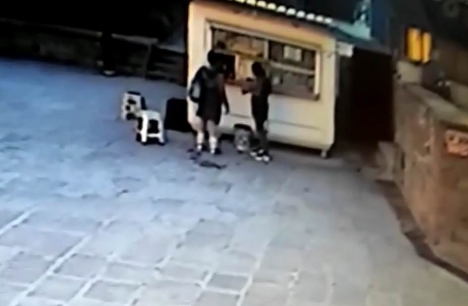 Konya'da "kiralık daire sorma', "kargonuz geldi" bahanesiyle ev soyan 6 kadın hırsız yakalandı