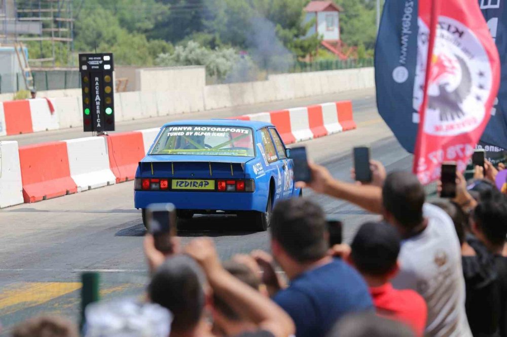 Türkiye’nin ilk yerli ve milli otomobili TOGG drag pistine çıktı