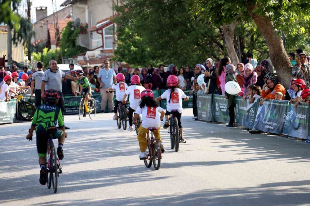 Konya'da mahalle şenliği ile vatandaşlar eğlenceye doydu