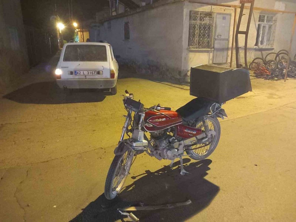 Konya’da otomobille çarpışan motorlu kurye yaralandı
