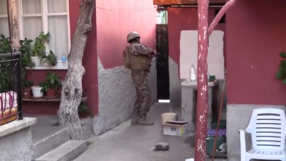 Konya'da 2 farklı uyuşturucu operasyonu: 28 gözaltı