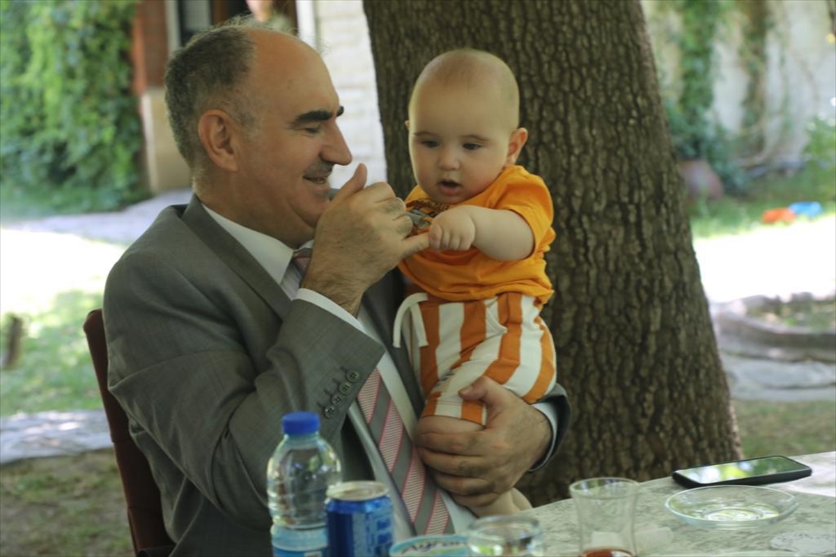 konya-valisi-vahdettin-ozkan-sehit-yakinlari-ve-gazilerle-bulustu.jpg