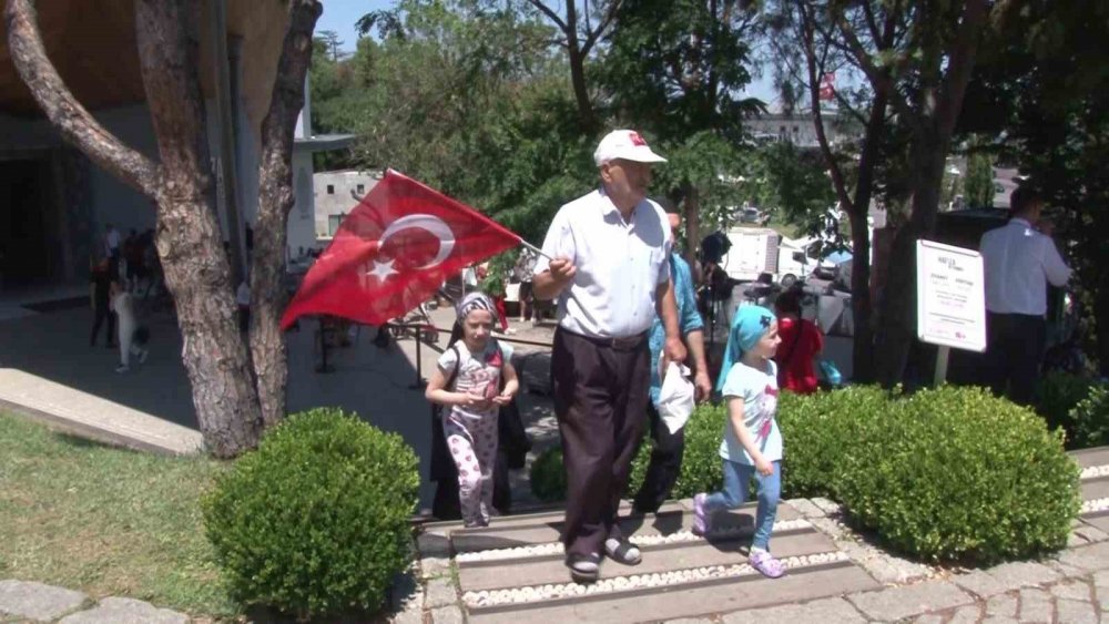 Vatandaşlardan 15 Temmuz Şehitler Anıtı’na yoğun ilgi
