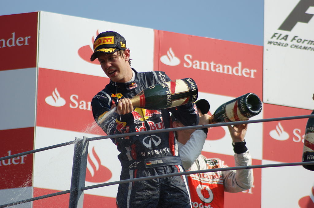 1024px-vettel-podio-monza-2011.jpg