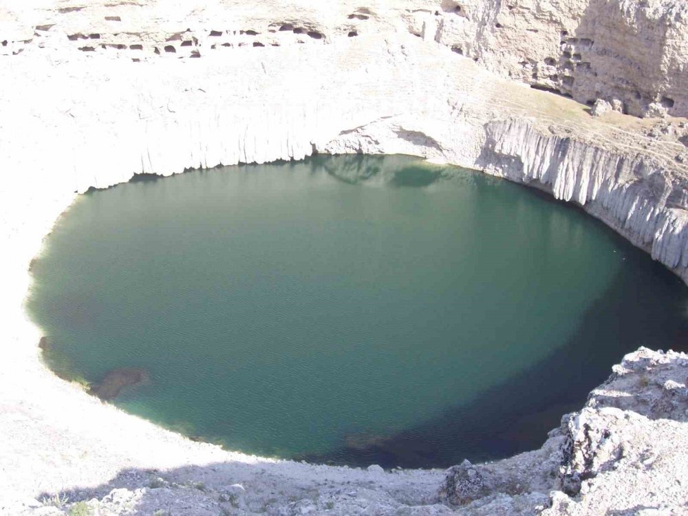 Çıralı Obruk Gölü’nün eski görüntüsünden eser kalmadı