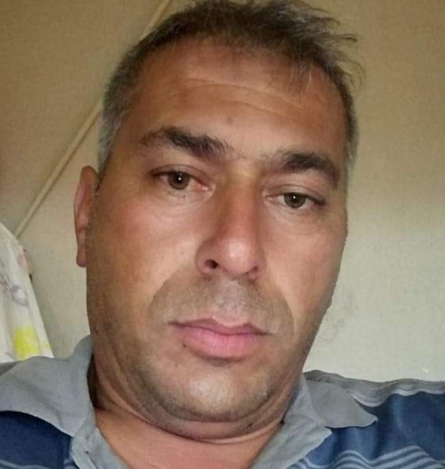 Saman yüklü kamyon 10 metreden düştü, şoför öldü