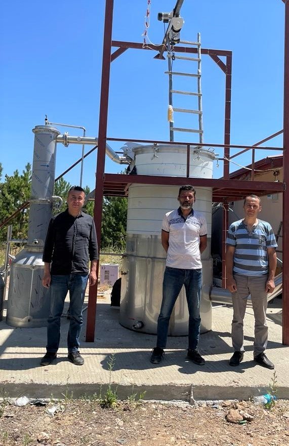 Konya’daki 100 dekarlık çorak topraklar mor renge büründü