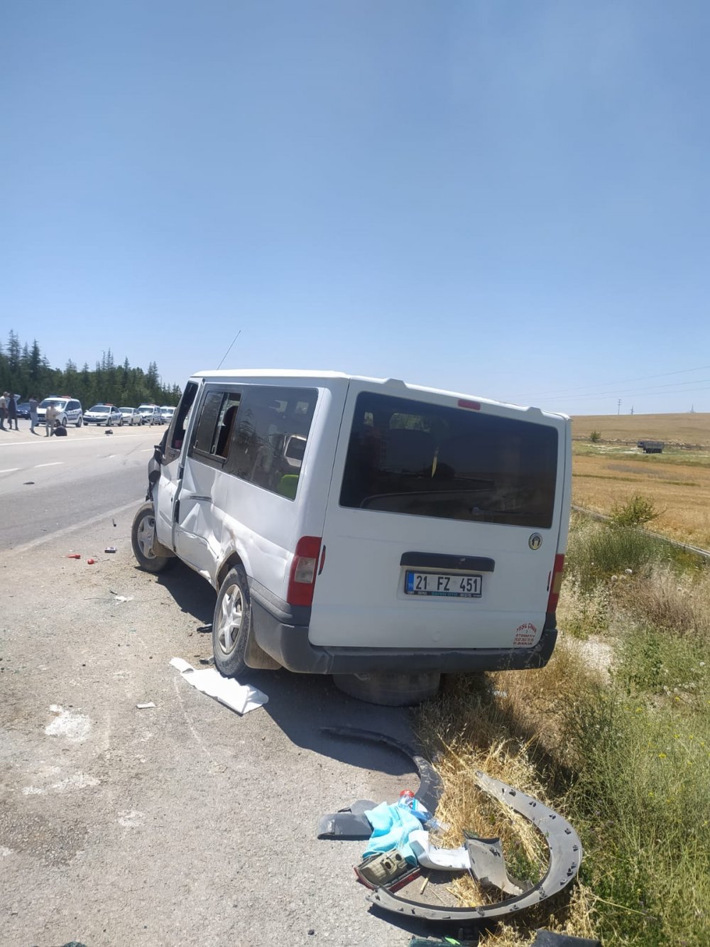 Konya'da zincirleme kazada yaralılar güneşten böyle korundu