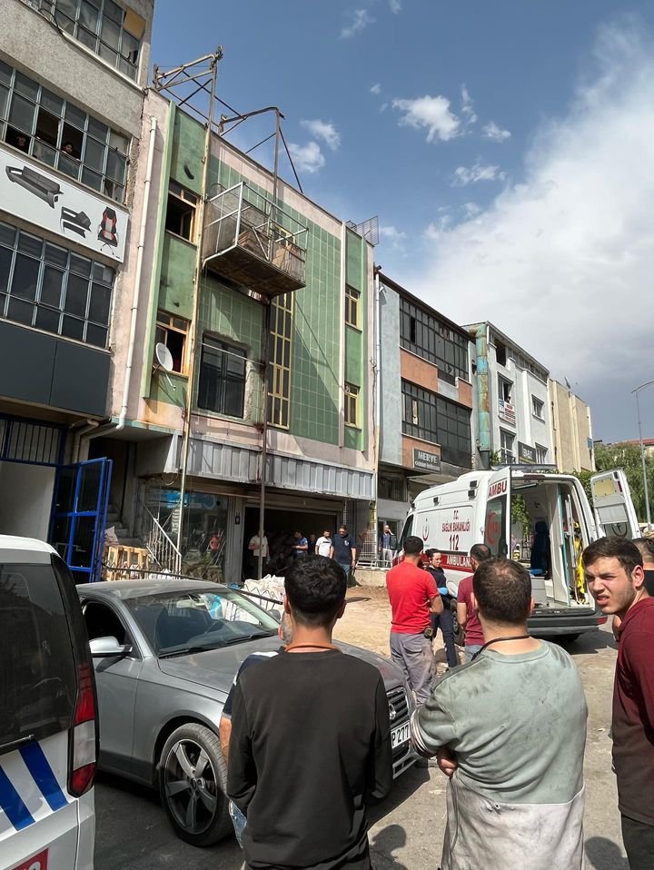 Başı yük asansörü ile duvar arasına sıkışan 13 yaşındaki çocuk hayatını kaybetti