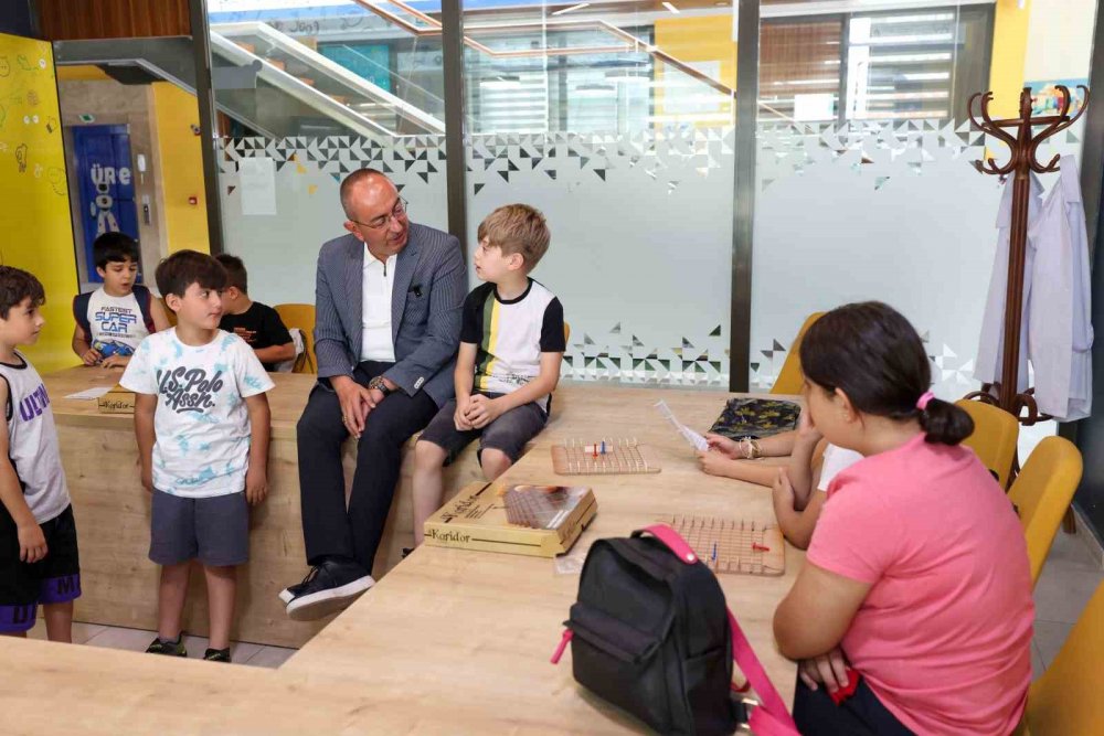 Başkan Kavuş, çocuklarla yaz okulunda
