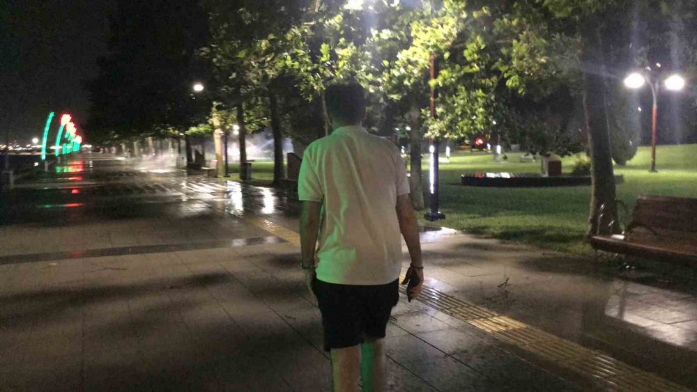 Son 23 yılın en sıcak gününden sonra fırtına etkili oldu