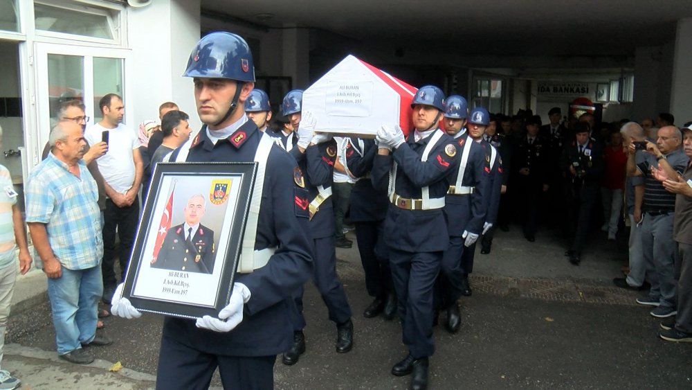 Suriye'de şehit olan Astsubay Ali Buran son yolculuğuna uğurlandı