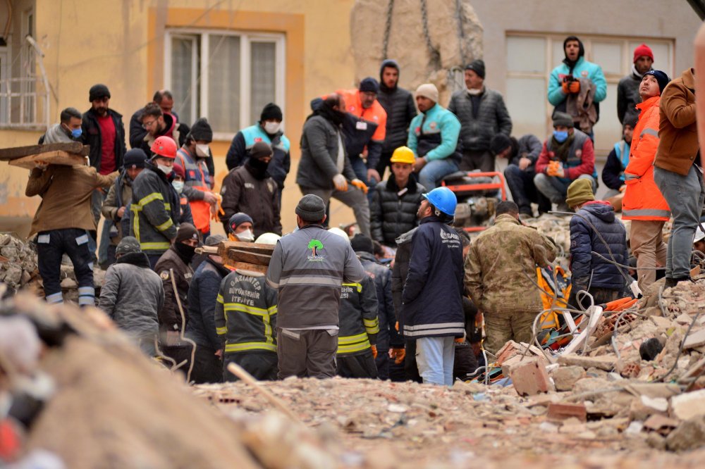 51 kişinin öldüğü Furkan Apartmanı soruşturmasında 6 kişiye dava