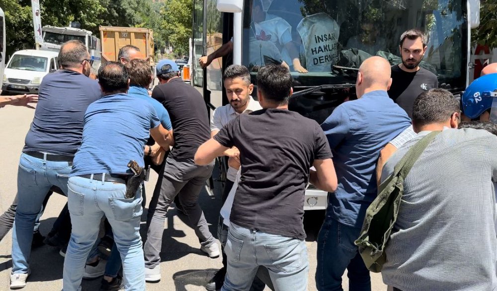 İzinsiz açıklama yapmak isteyen gruba müdahale; 7 gözaltı