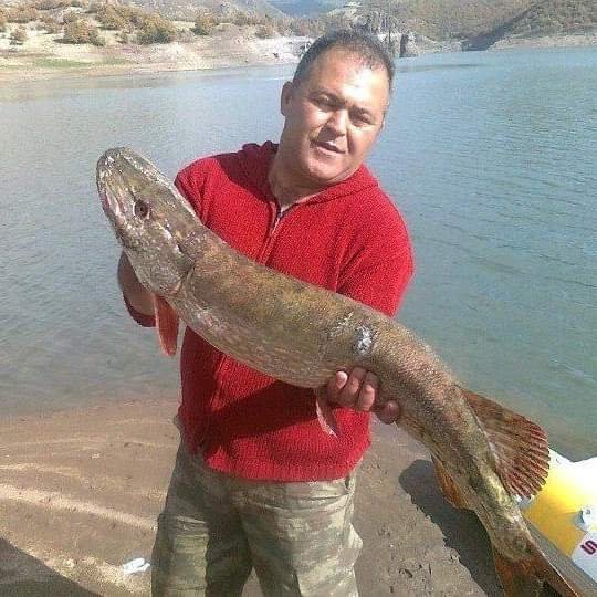 Baraj göletine giren polis memuru boğuldu