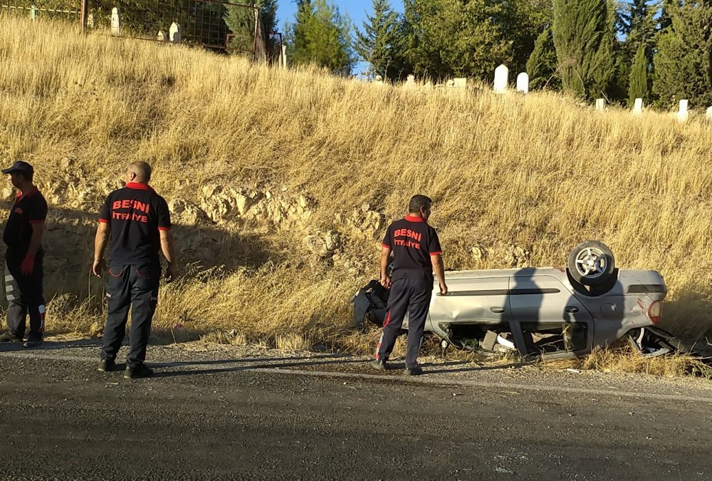 Otomobil takla attı: 1 ölü, 2 yaralı