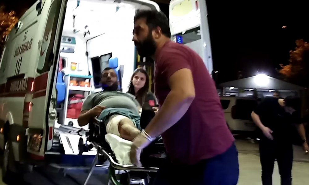 Komşular arasında gürültü kavgasında kan aktı