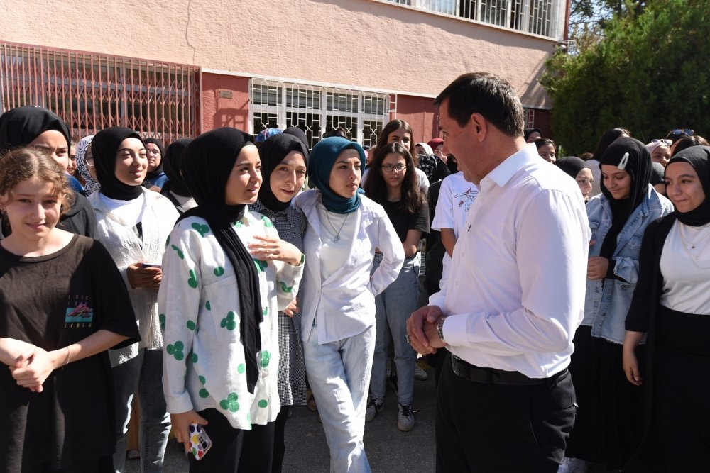 Konya'da gençlerin yazı verimli ve keyifli geçiyor! Eğitimler sürüyor