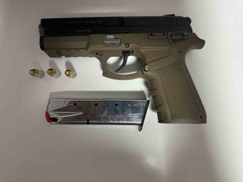 Konya'da dolandırıcılıktan aranan şüpheli tabancayla yakalandı