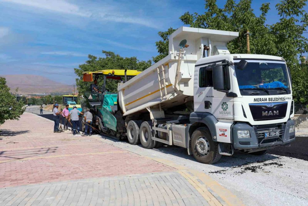Kavurucu sıcaklara rağmen Konya'da 30 ayrı ekiple çalışıyorlar