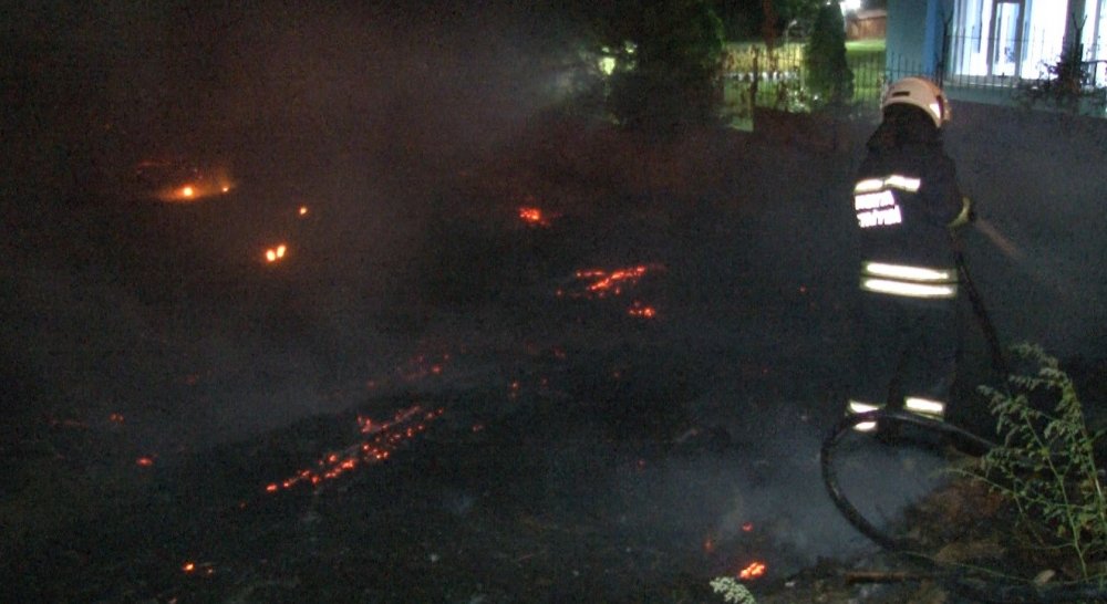 Konya'da arazide yangın... Tehlike son anda önlendi