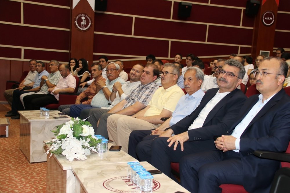 Konya Akşehir'in başarılı öğrencilerine ödül
