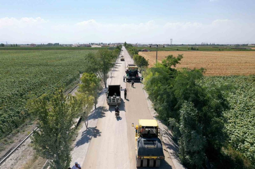 Konya'daki mahalle yolları tek tek yenileniyor