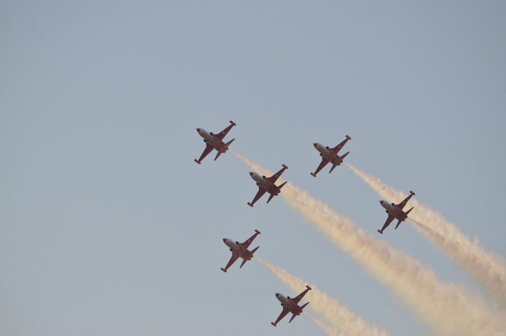 Bakan Bak: Hiç kimse, bu millete asla diz çöktüremeyecek