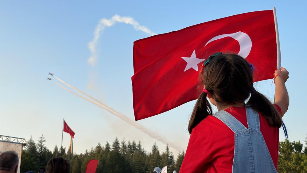 Bakan Bak: Hiç kimse, bu millete asla diz çöktüremeyecek