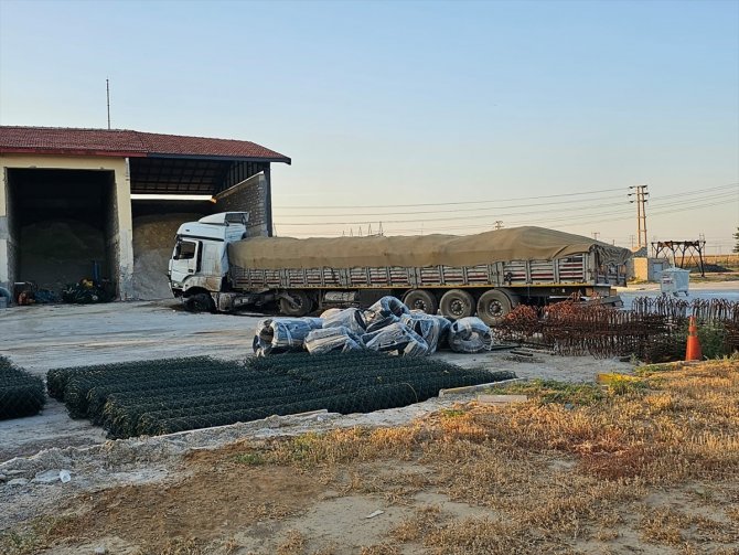 Konya'da üç aracın karıştığı trafik kazasında 1 kişi öldü, 3 kişi yaralandı