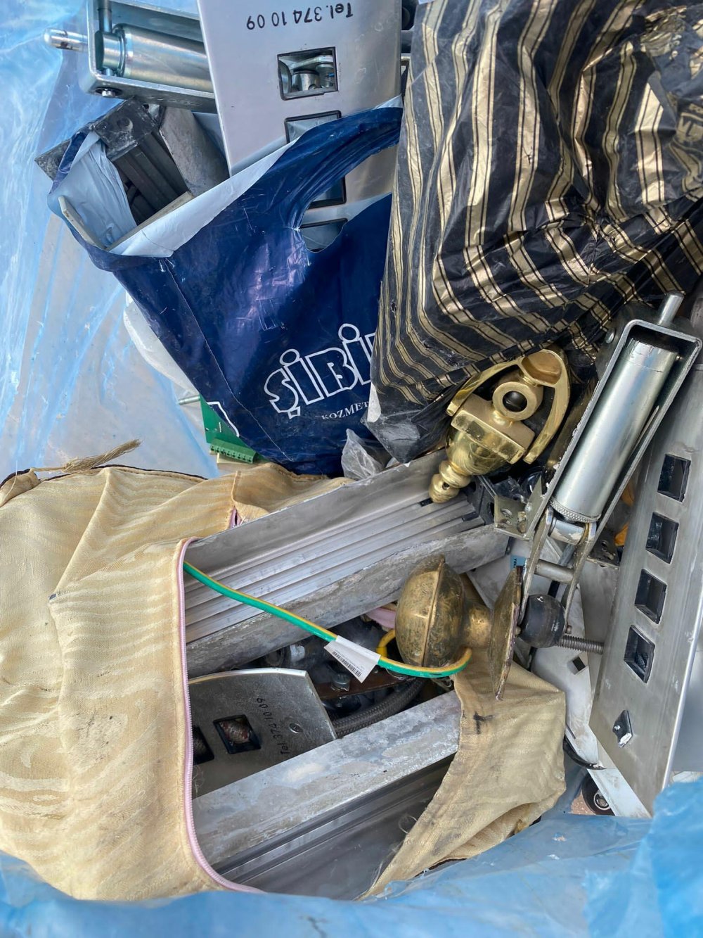 Dairede suçüstü yakalanan hırsızlardan şok ifade