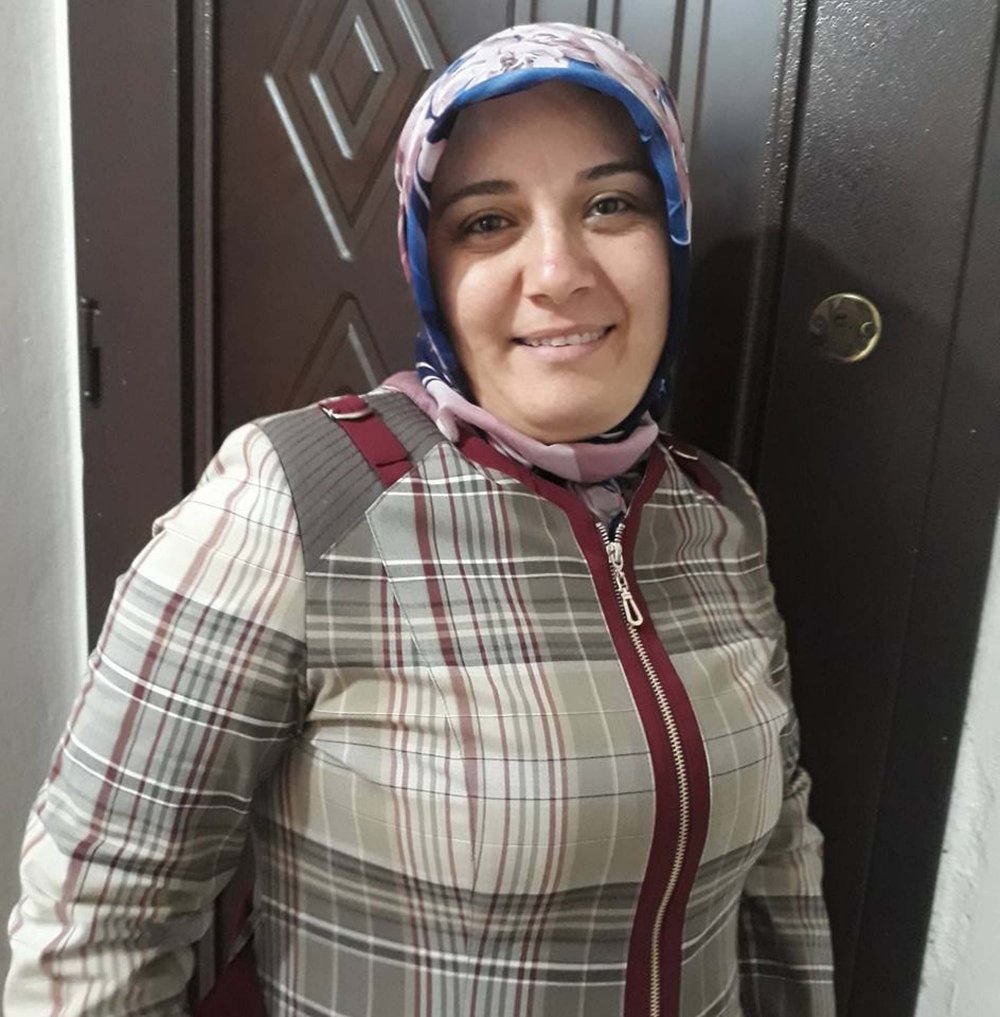 Sokakta öldürülen annesinin ardından genç kız da kurtarılamadı