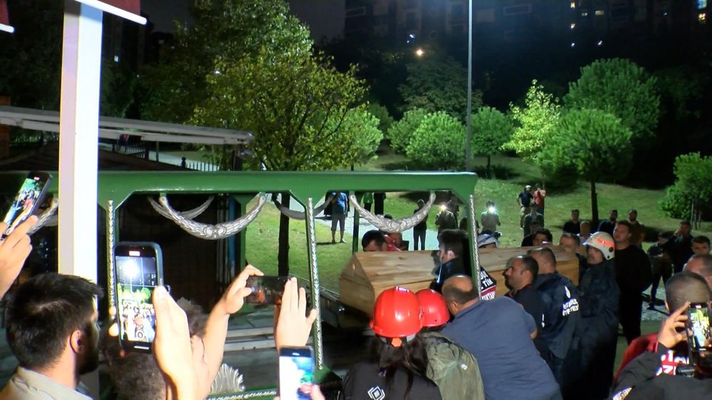 Başakşehir'de sel sularına kapılan kadın hayatını kaybetti