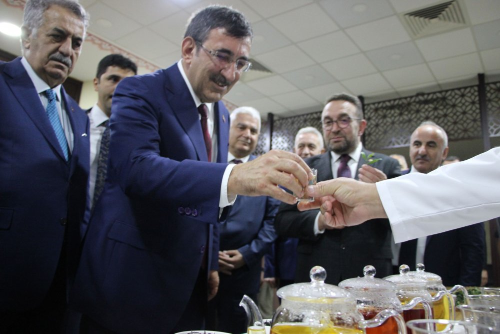 Cevdet Yılmaz: Türkiye ilk defa 1 trilyon doları aşmış durumda