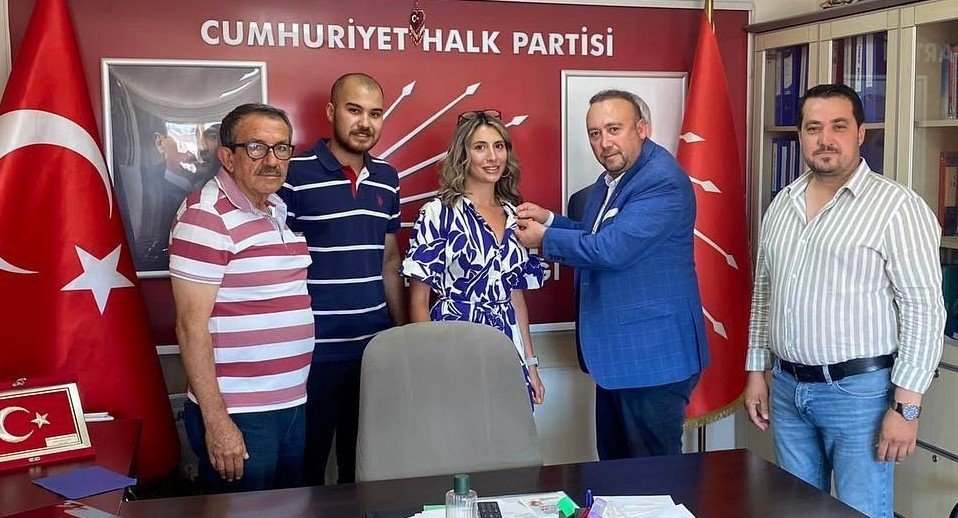 CHP’den istifa edip AK Parti’ye üye oldu