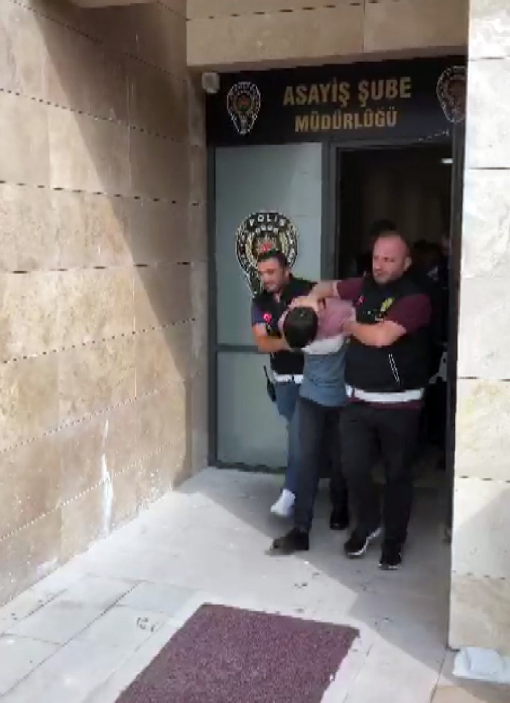 Afyonkarahisar'da vahşet babası ve amcaları ile tutuklandı!