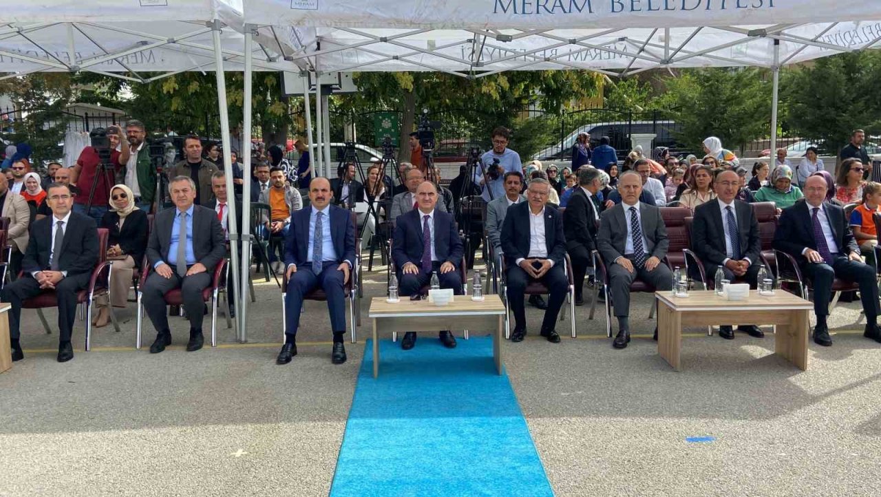 konyada-yeni-egitim-ve-ogretim-yilinin-ilk-ders-zili-caldi-002.jpg