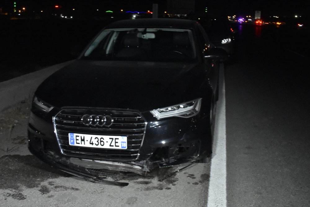 Konya'da kamyon, yolcu indiren kamyonete çarptı: 2 ölü