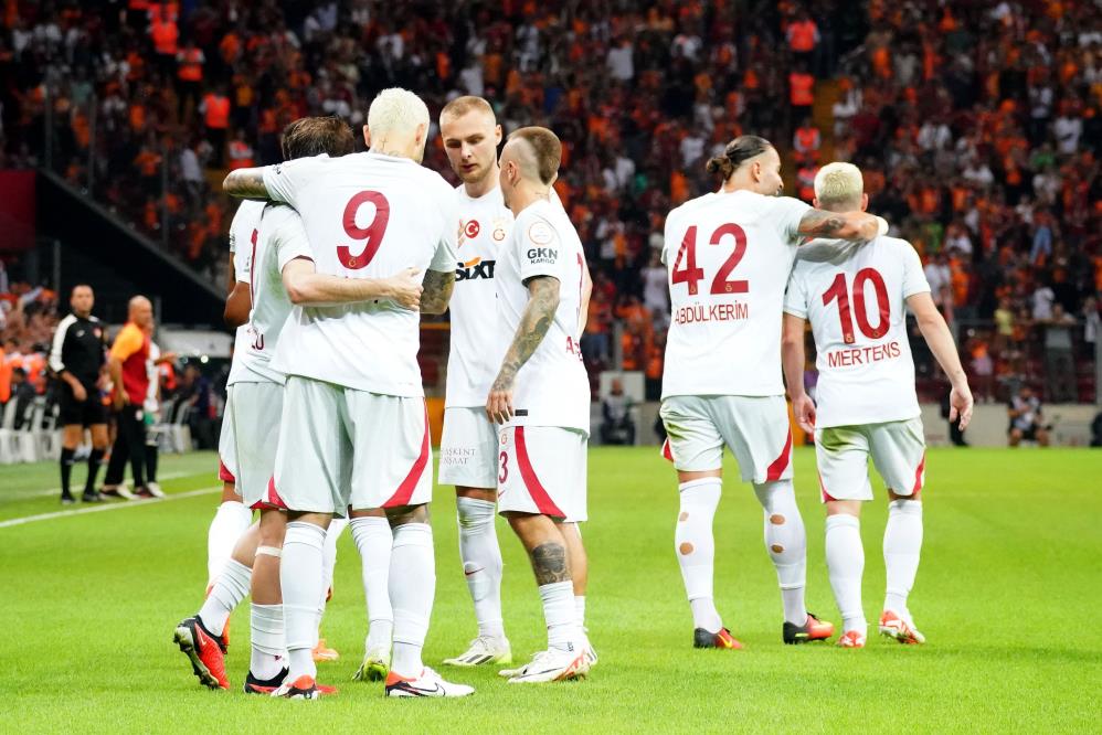 galatasaray-4-golle-guldu.jpg