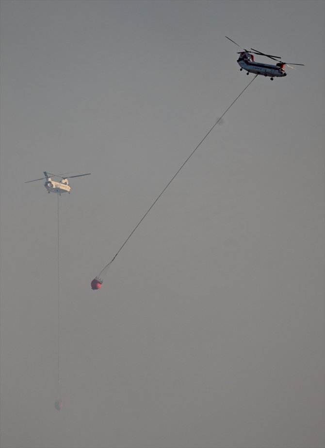Orman yangınına müdahale eden helikopter baraja düştü
