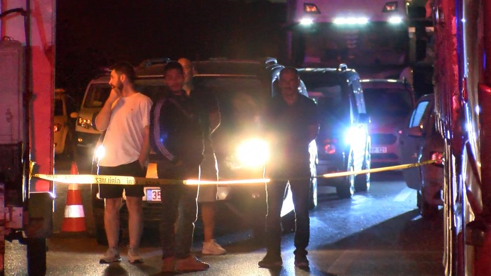 Dinamit yüklü kamyon devrildi; yol trafiğe kapatıldı