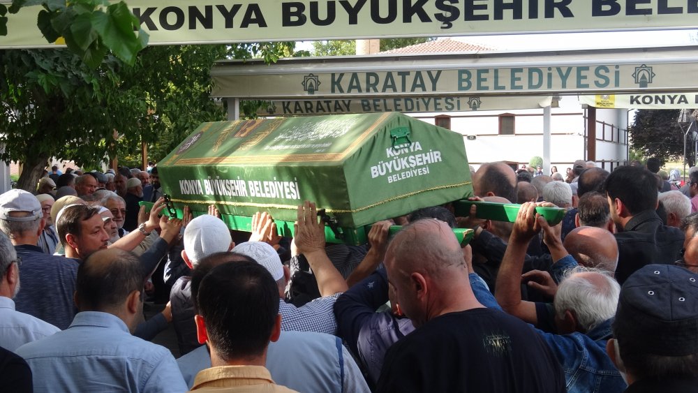 Halk koşusunda kalp krizi geçirip ölen mühendis, Konya'da toprağa verildi