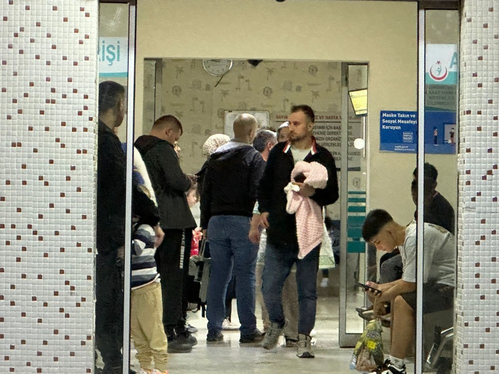 10’u öğrenci 18 kişi zehirlenme şüphesiyle hastaneye kaldırıldı