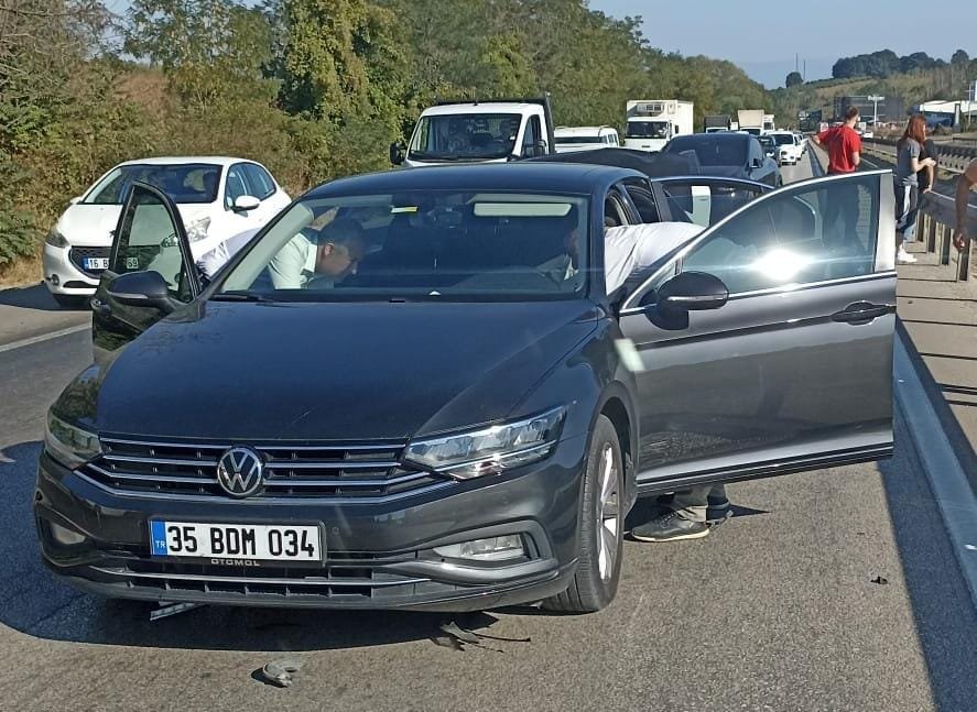 İki otomobil çarpıştı: 7 yaralı