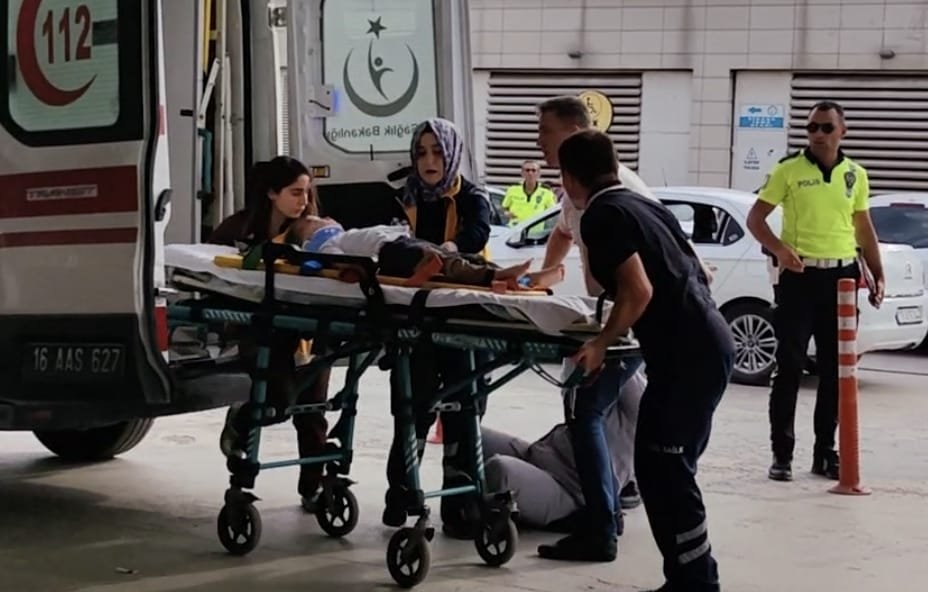 3'üncü kattan düşen 2 yaşındaki Eyüp ağır yaralandı