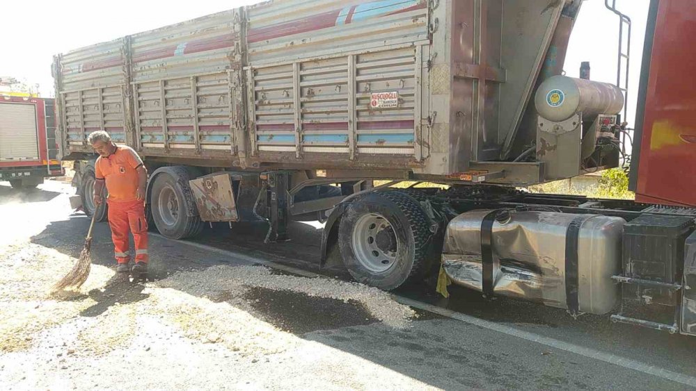 Ters yöne giren çekici ile çarpıştı: 5 yaralı