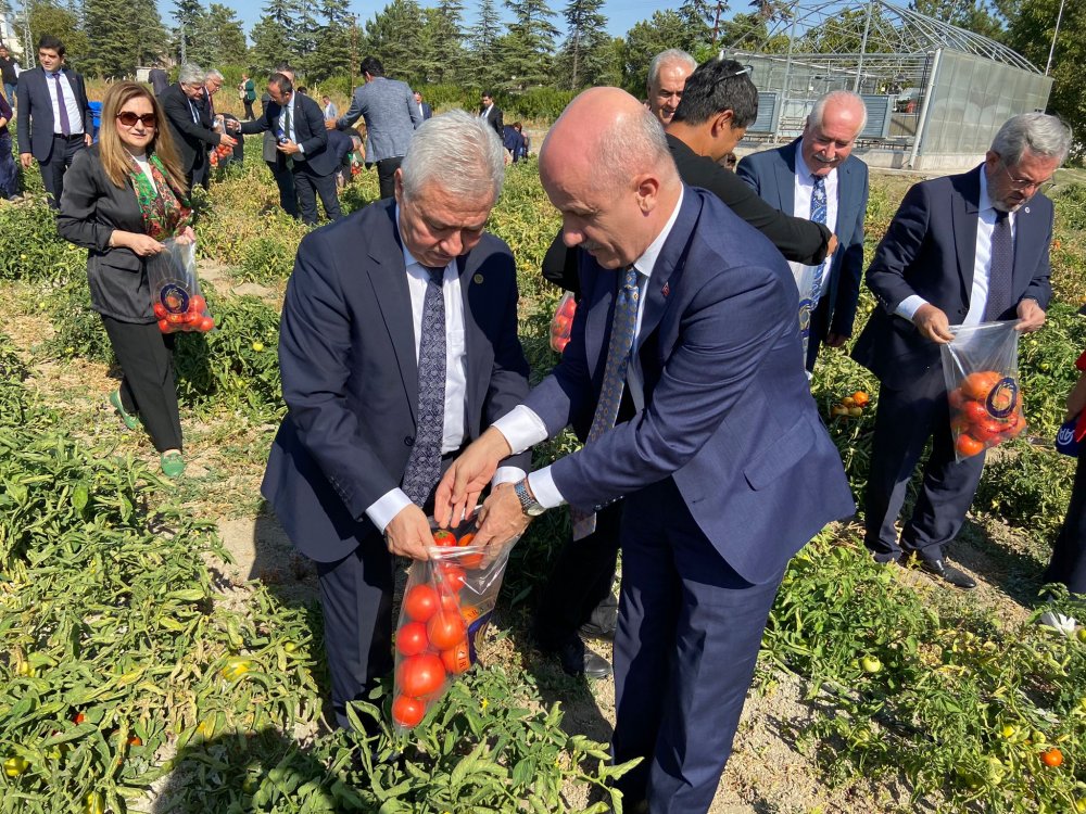 YÖK Başkanı Özvar tarımsal üretim yapan üniversitelere övgü yağdırdı