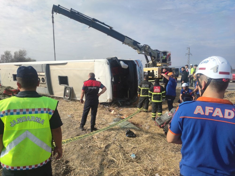 Amasya’daki otobüs kazasında ölen 6 kişinin isimleri belirlendi