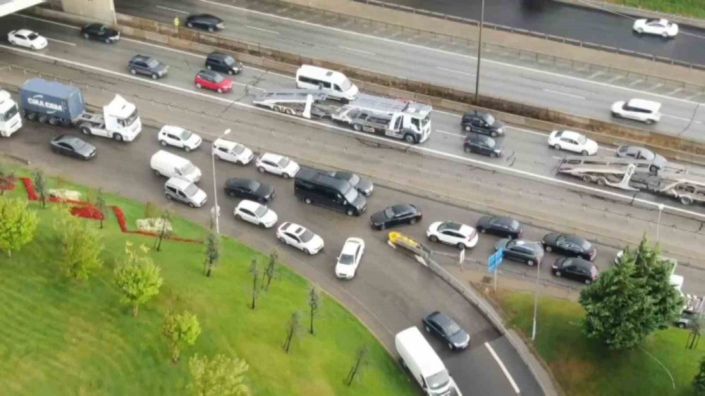 Ters yöne girip trafiği birbirine kattılar