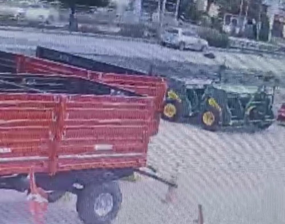 Konya'da yolun karşısına geçmek isteyen yayaya otomobil çarptı